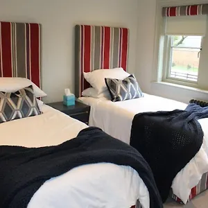  Holiday home Woodland Retreat In Lytham.