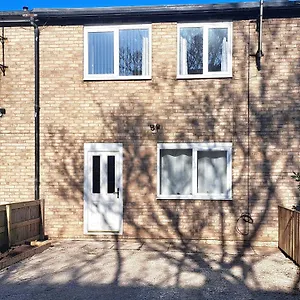  Holiday home Cozy, Charming 3-bedroom In Chester- Free Parking- Sleeps Up To 6